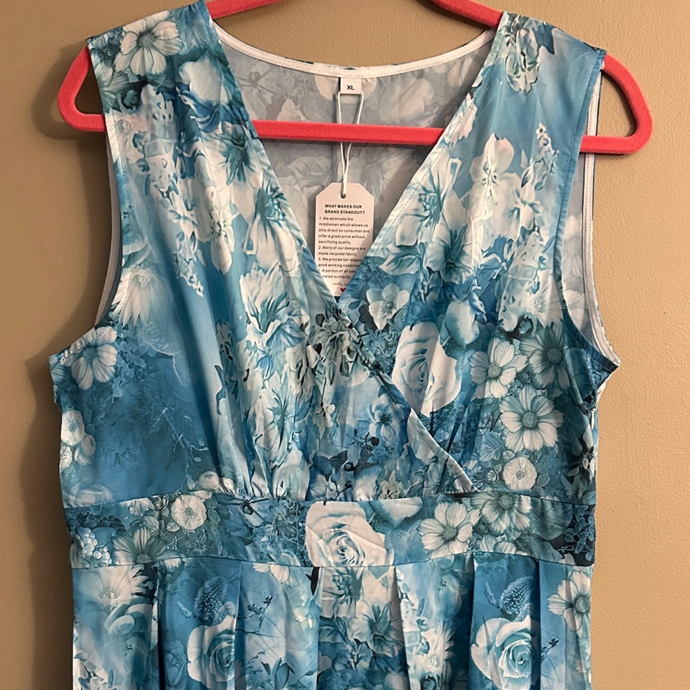 Blue Floral V-Neck Maxi Dress - Picture 2 of 4